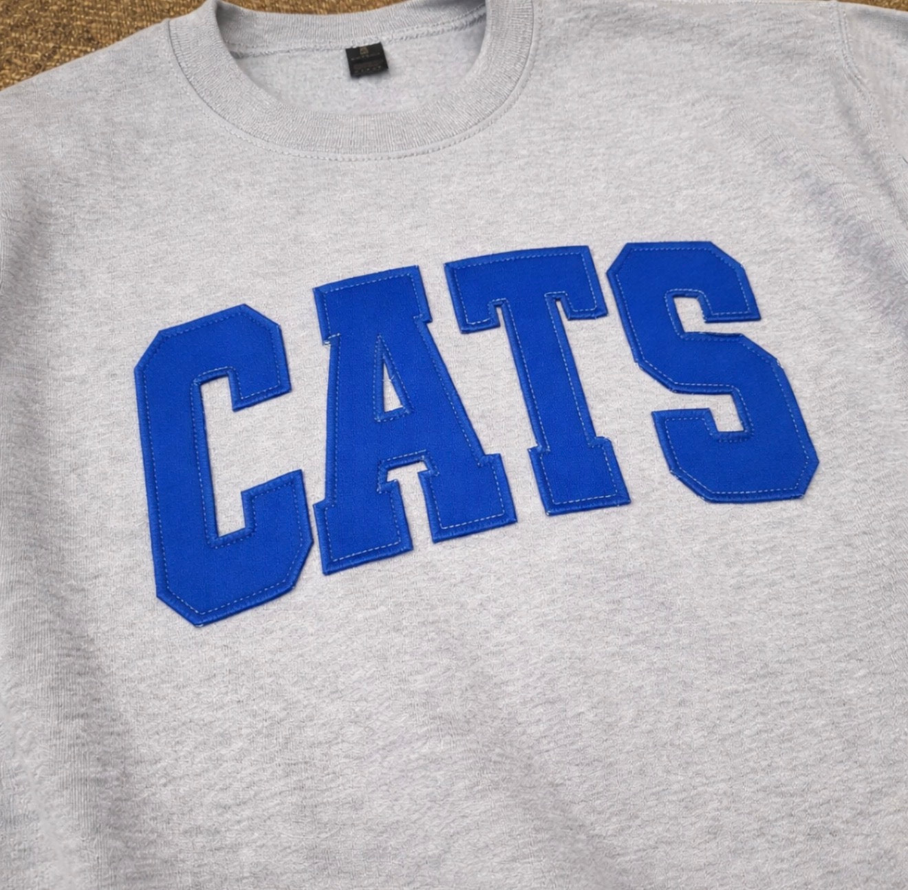 MCB26 - Cats Appliqué Sweatshirt
